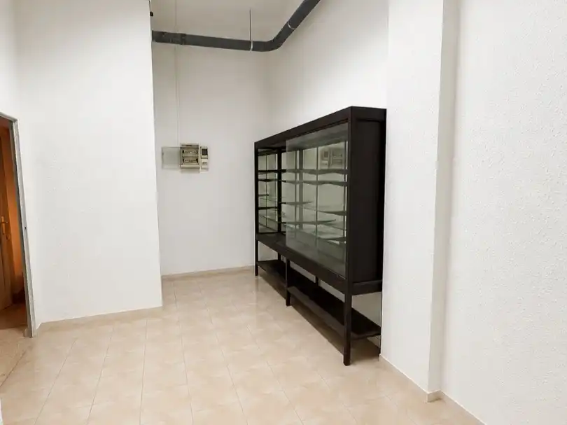 Commercial properties for rent in Valencia  with Air Conditioner