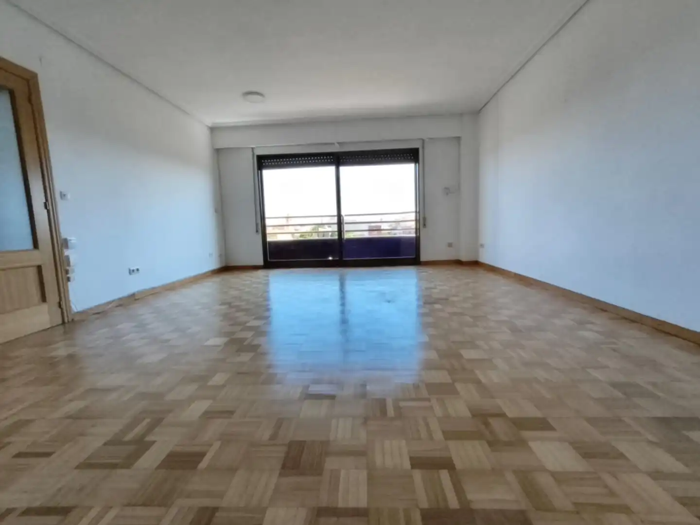 Sala d'estar de Pis de lloguer en Valencia amb Terrassa i Balcó
