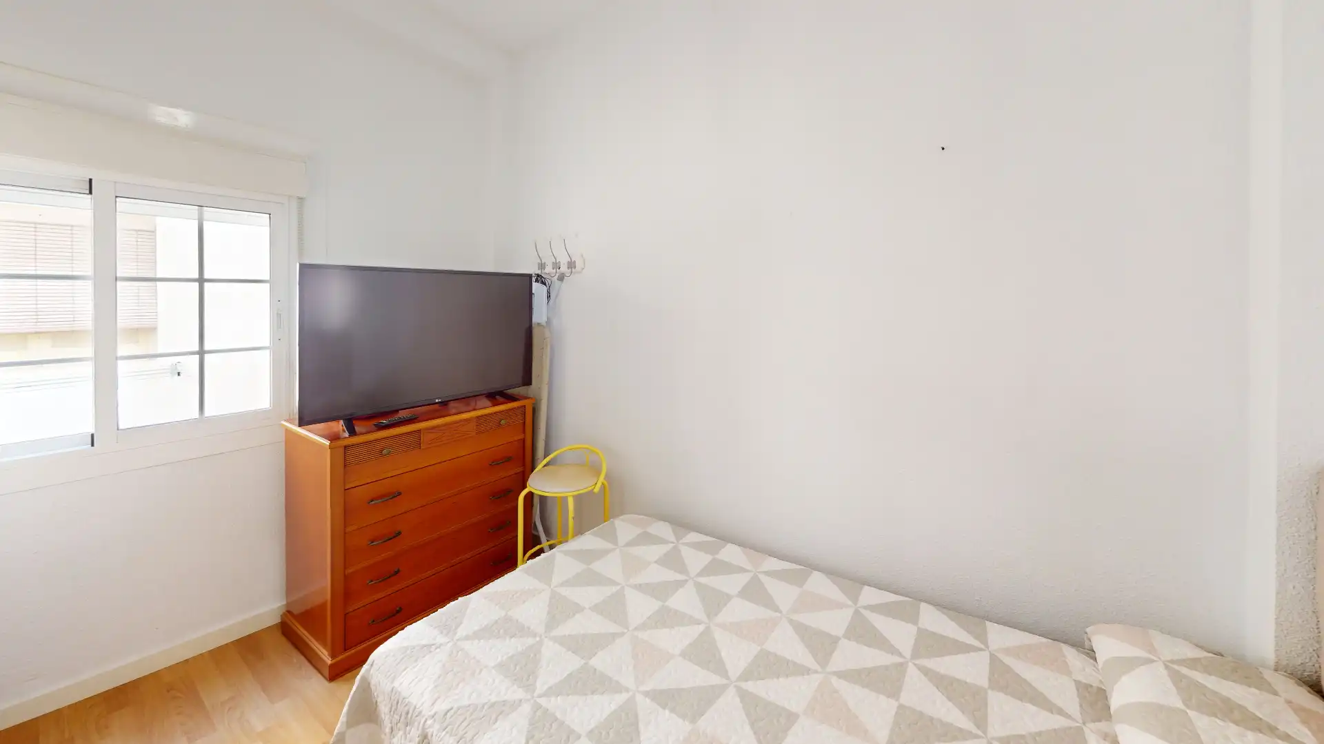 Habitación de Piso en venta en Almería con Aire acondicionado, Amueblado y Horno