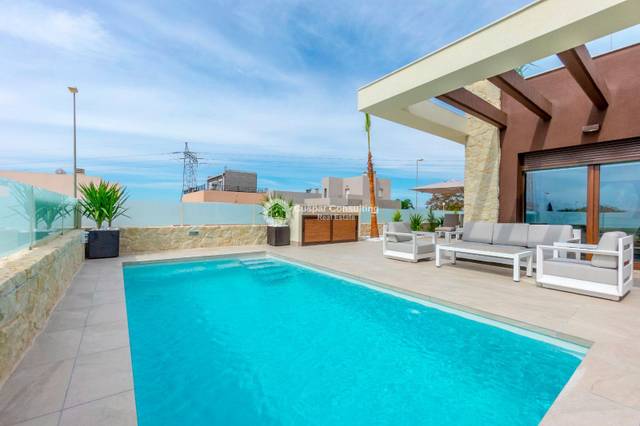 Casa-chalet en Venta en Sierra de Gredos en Rojales