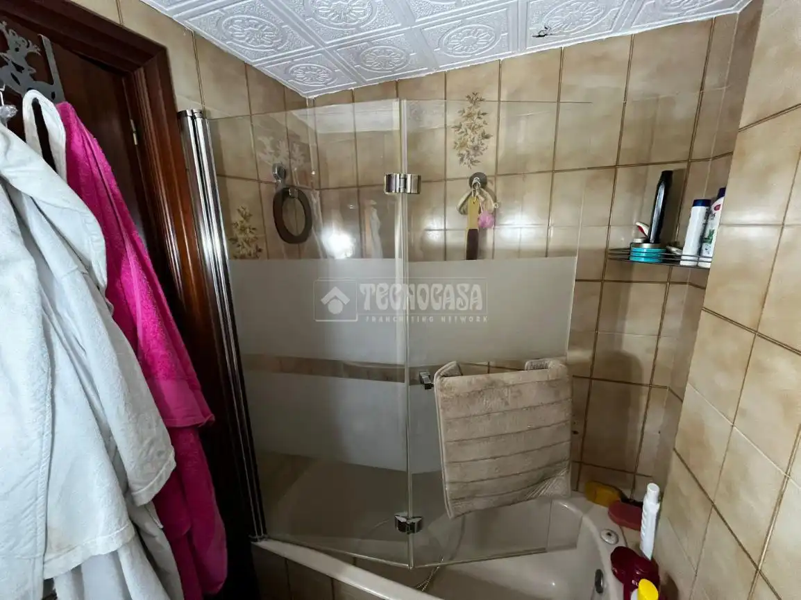 Flat for sale in C. de María Moliner, Barrio de San José