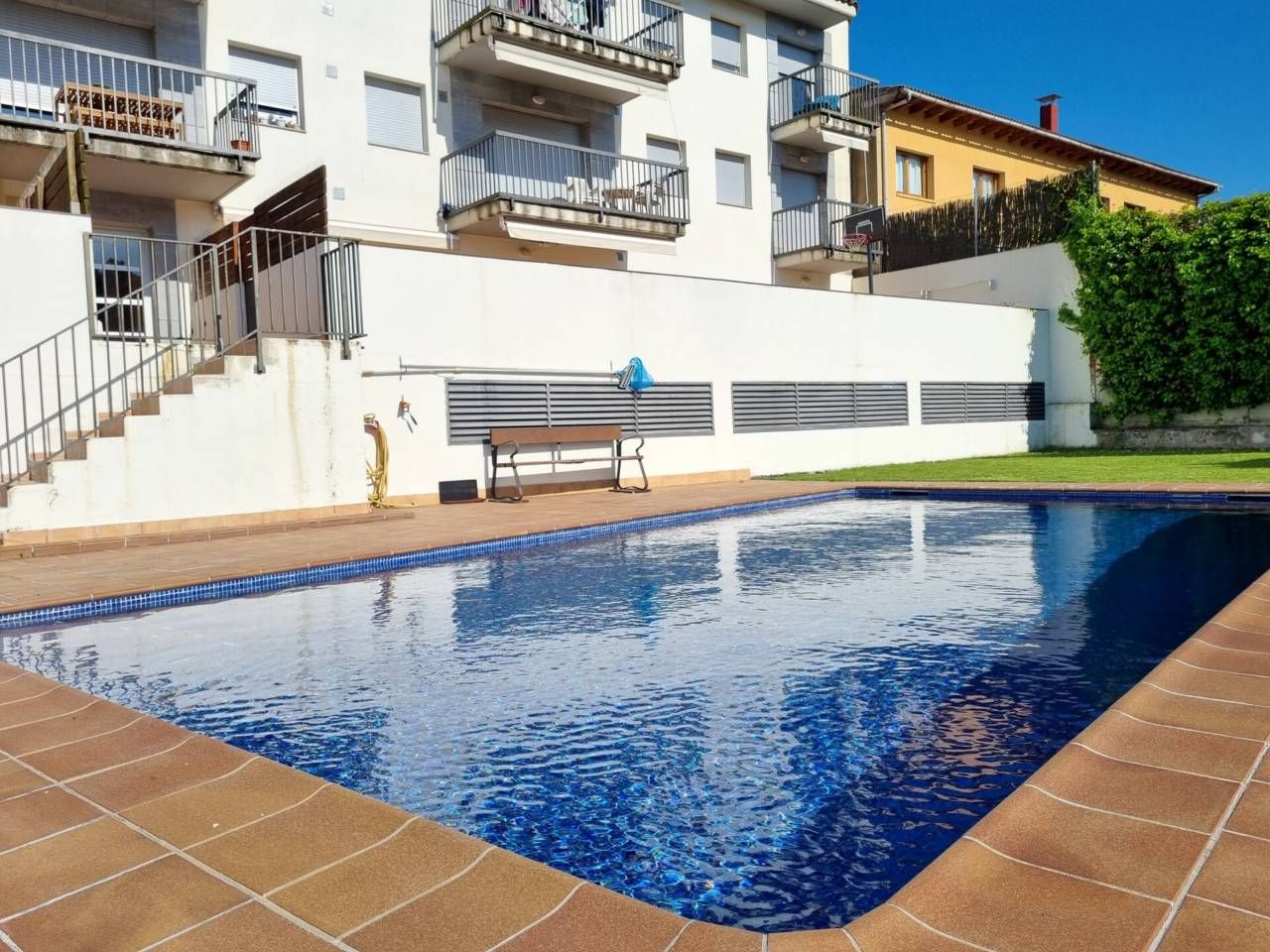 Piscina de Pis en venda en Castellterçol amb Calefacció, Parquet i Terrassa