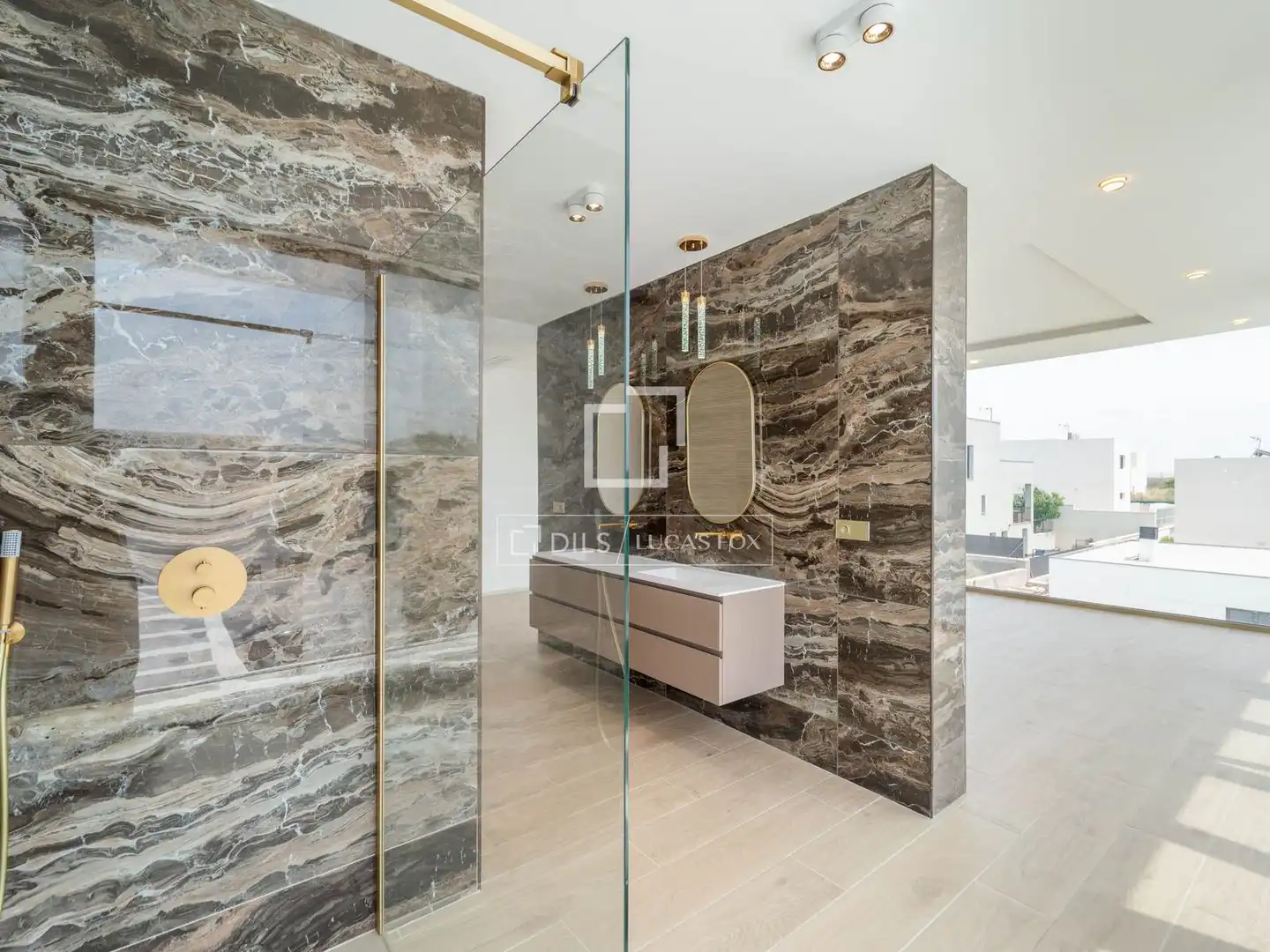 Bathroom of Houses for sale in Torrent  with Air Conditioner, Private garden and Terrace