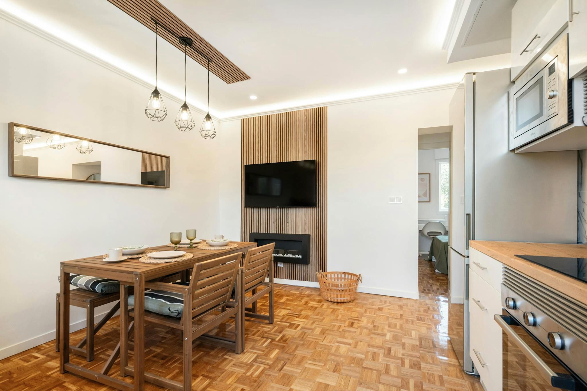 Menjador de Pis de lloguer en  Madrid Capital amb Aire condicionat, Calefacció i Moblat