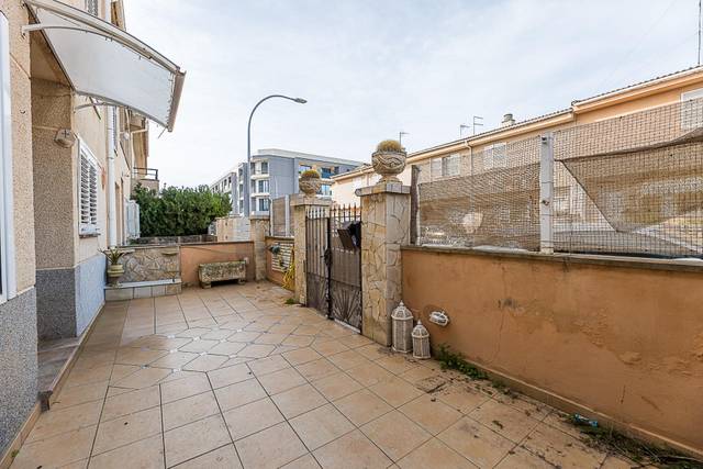 Casa adosada en Venta en Carrer LLEO XIII en Son Ferriol