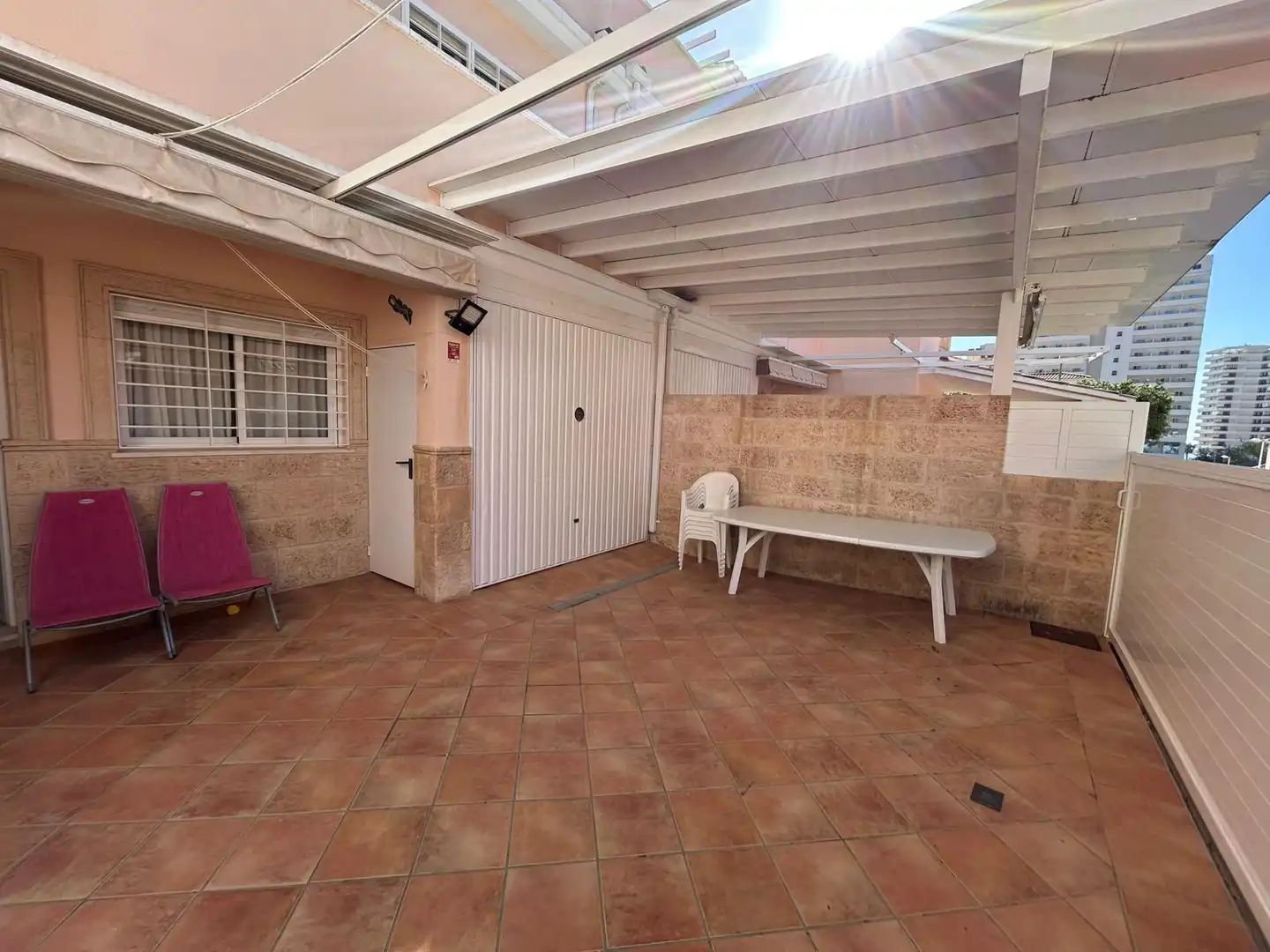 Terrasse von Einfamilien-Reihenhaus zum Verkauf in Cullera mit Klimaanlage, Terrasse und Möbliert