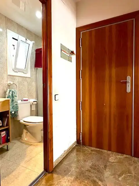 Badezimmer von Einfamilien-Reihenhaus zum Verkauf in Sant Boi de Llobregat mit Klimaanlage, Heizung und Terrasse