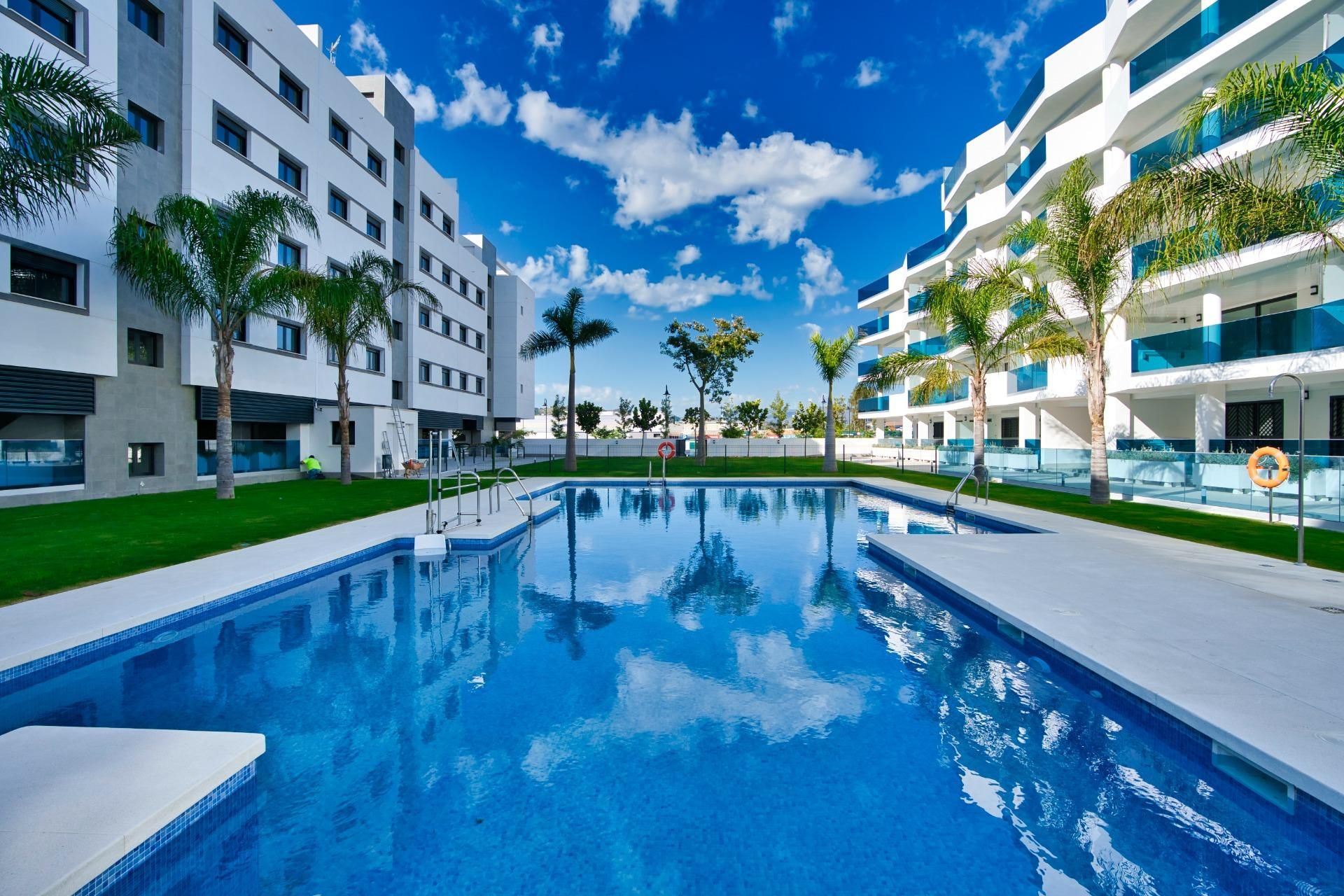 Swimming pool of Apartment for sale in Fuengirola  with Air Conditioner, Private garden and Terrace