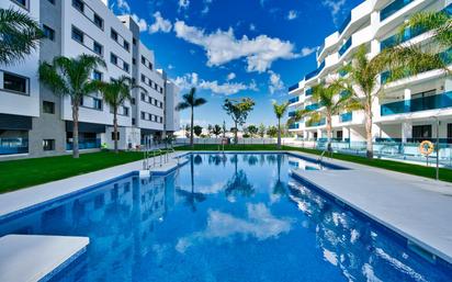 Piscina de Apartament en venda en Fuengirola amb Aire condicionat, Jardí privat i Terrassa