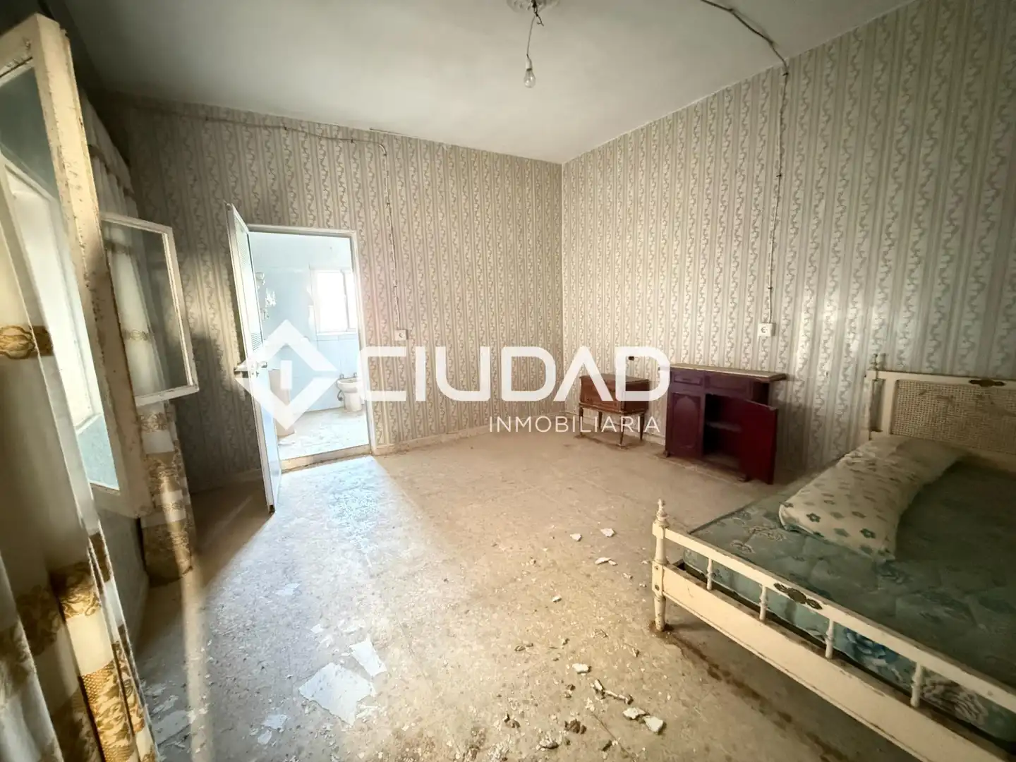 Dormitori de Casa o xalet en venda en Lebrija