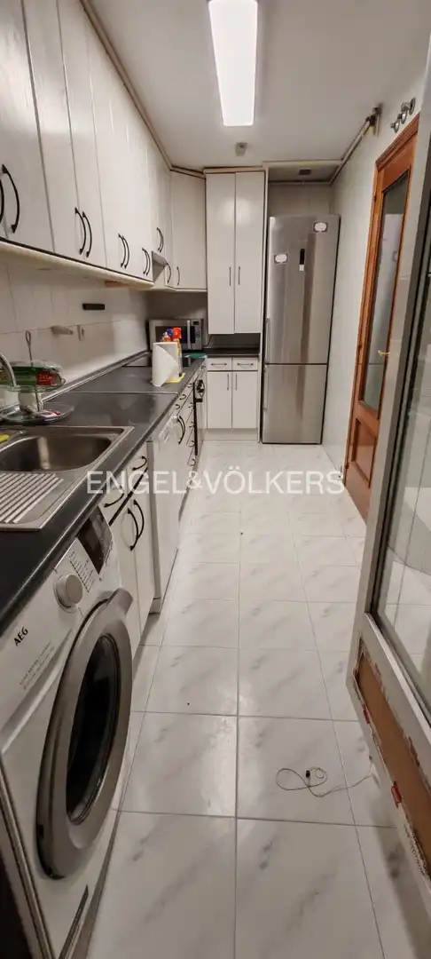 Kitchen of Flat for rent in Madrid  with Heating, Private garden and Parquet flooring