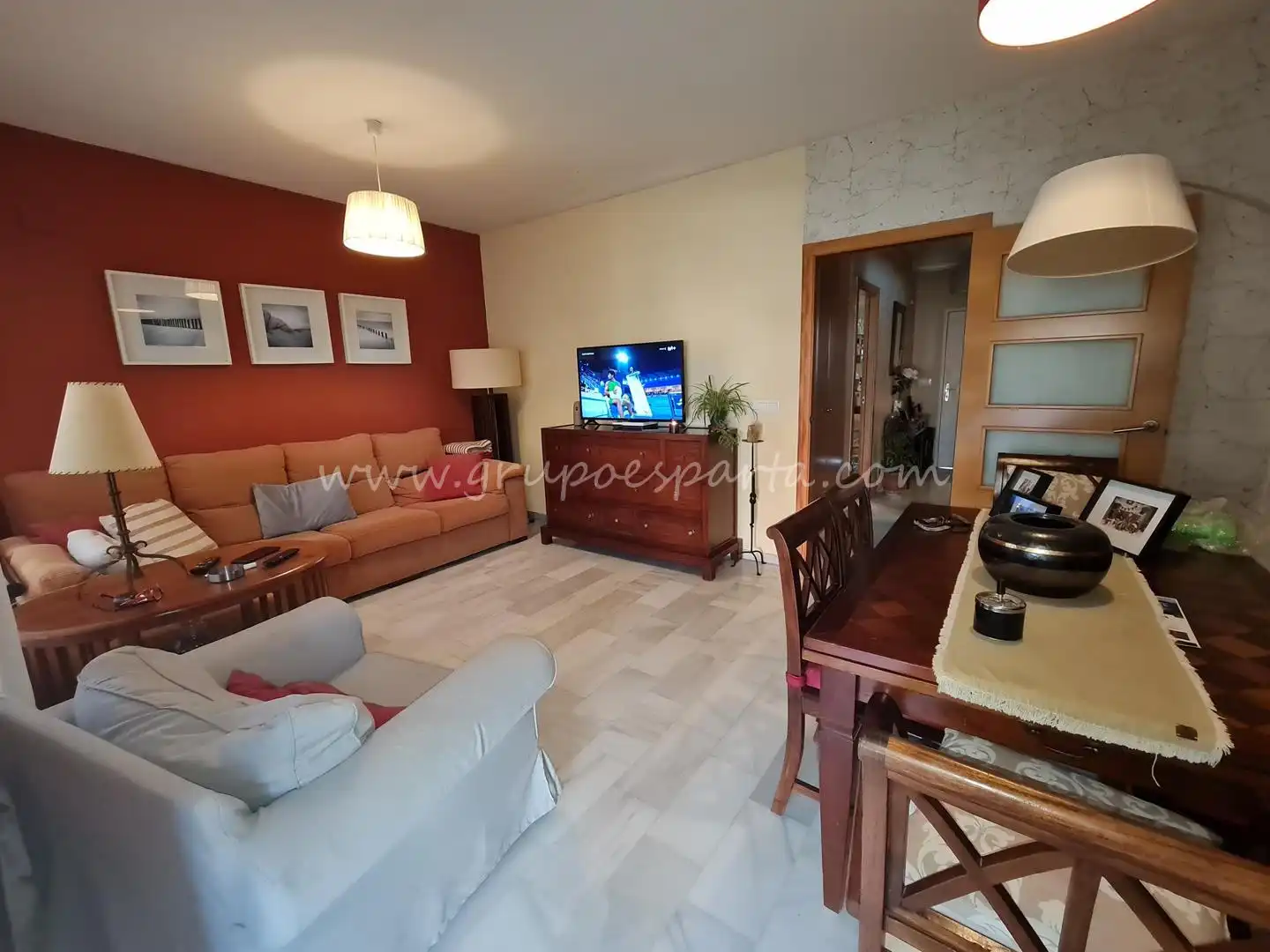 Sala de estar de Casa adosada en venta en Huévar del Aljarafe con Aire acondicionado, Jardín privado y Terraza