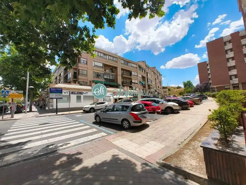 Außenansicht von Wohnung zum Verkauf in Segovia mit Heizung, Parkett und Terrasse