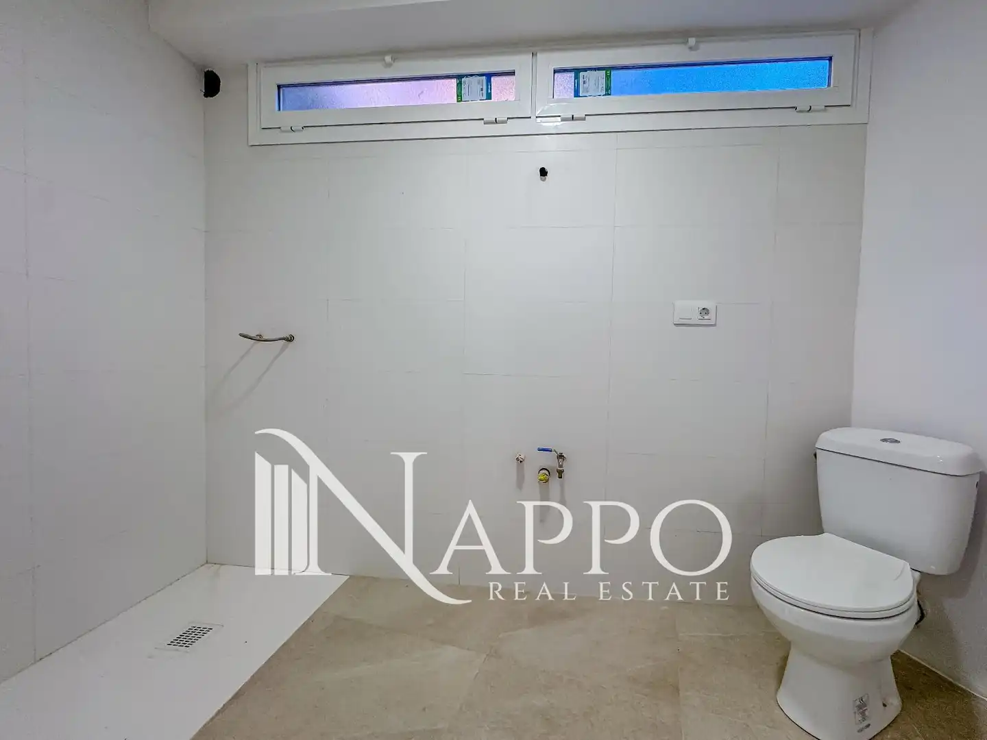 Baño de Piso en venta en  Palma de Mallorca con Aire acondicionado, Calefacción y Terraza