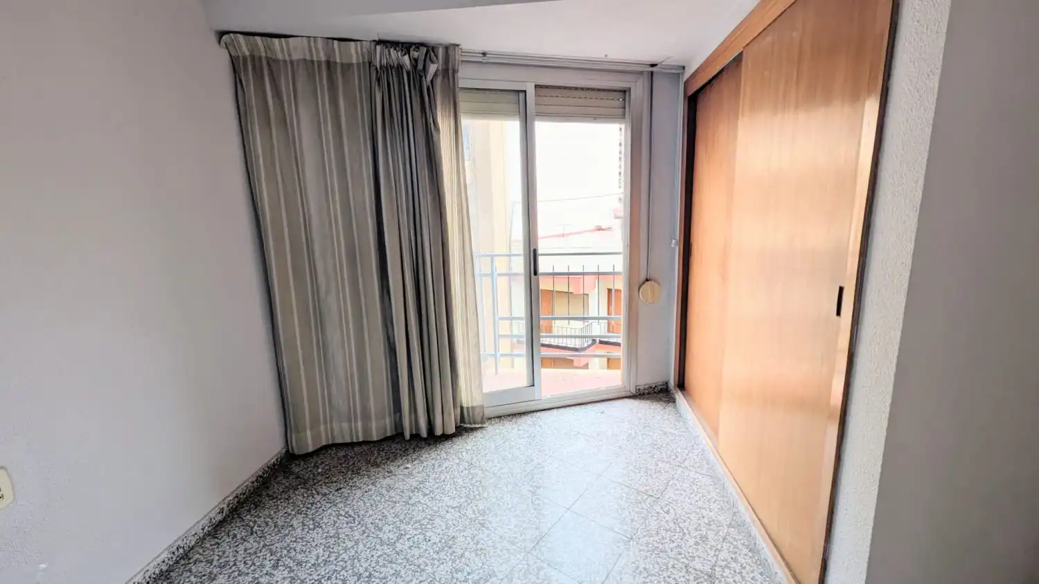 Habitación de Piso en venta en Castellón de la Plana / Castelló de la Plana con Aire acondicionado, Calefacción y Balcón