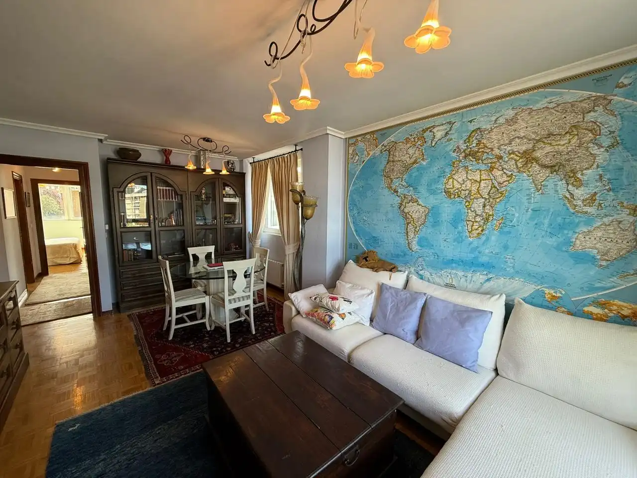 Sala de estar de Piso en venta en Castro-Urdiales con Calefacción, Parquet y Piscina comunitaria