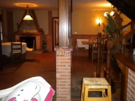 Casa o xalet en venda en Villamañán amb Calefacció, Jardí privat i Parquet