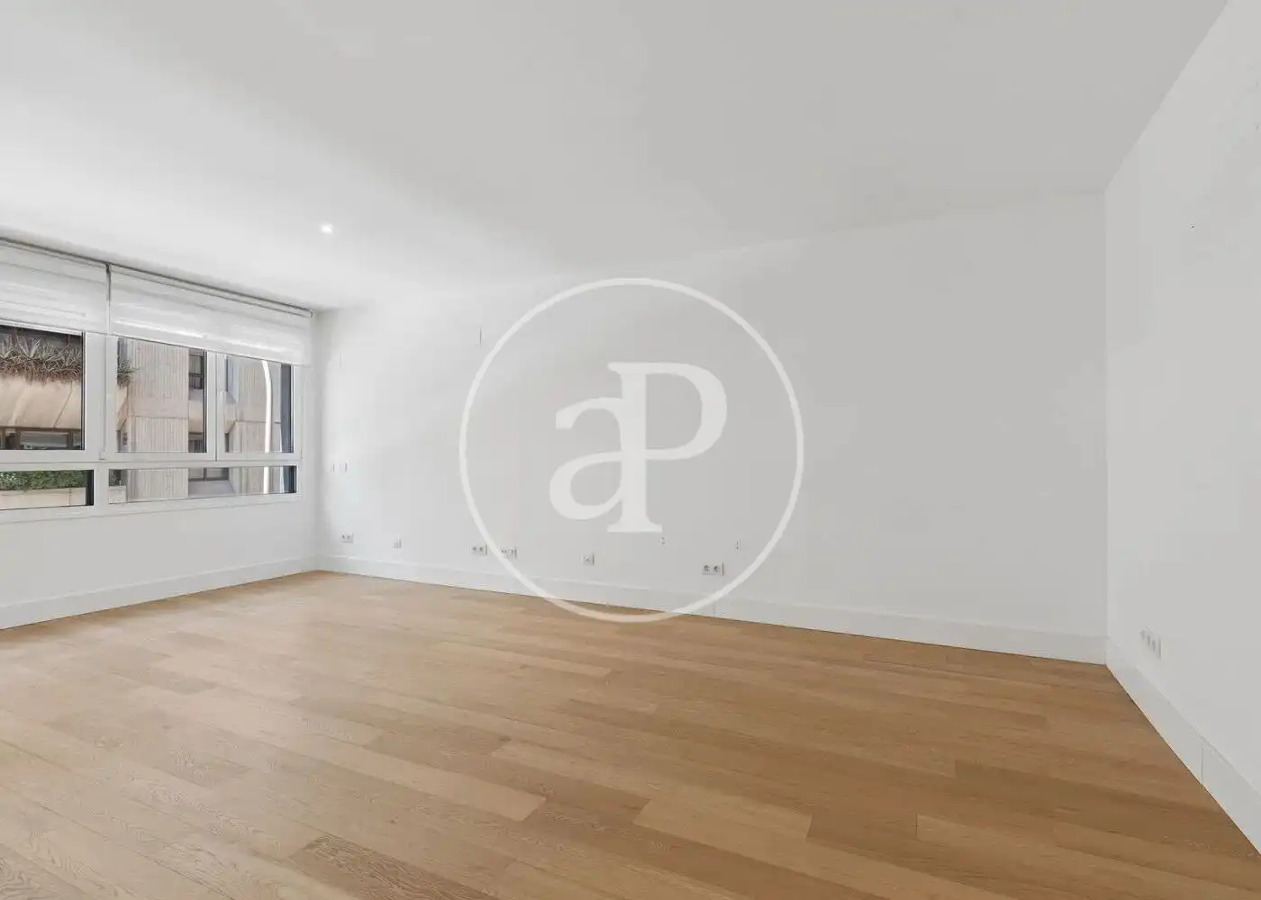 Bedroom of Flat for sale in  Madrid Capital  with Air Conditioner, Heating and Private garden