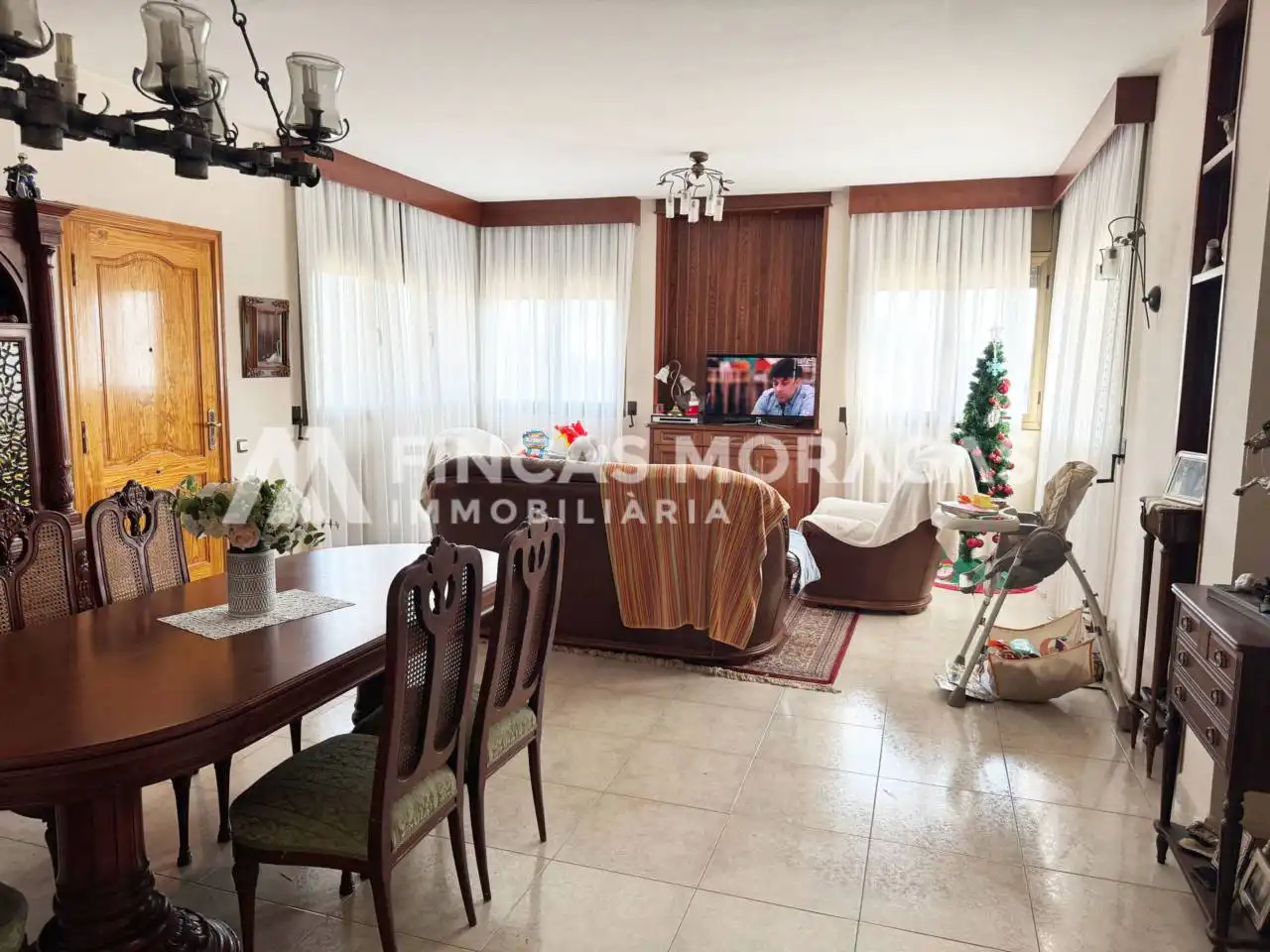 Sala d'estar de Casa o xalet en venda en Cerdanyola del Vallès amb Aire condicionat, Calefacció i Jardí privat