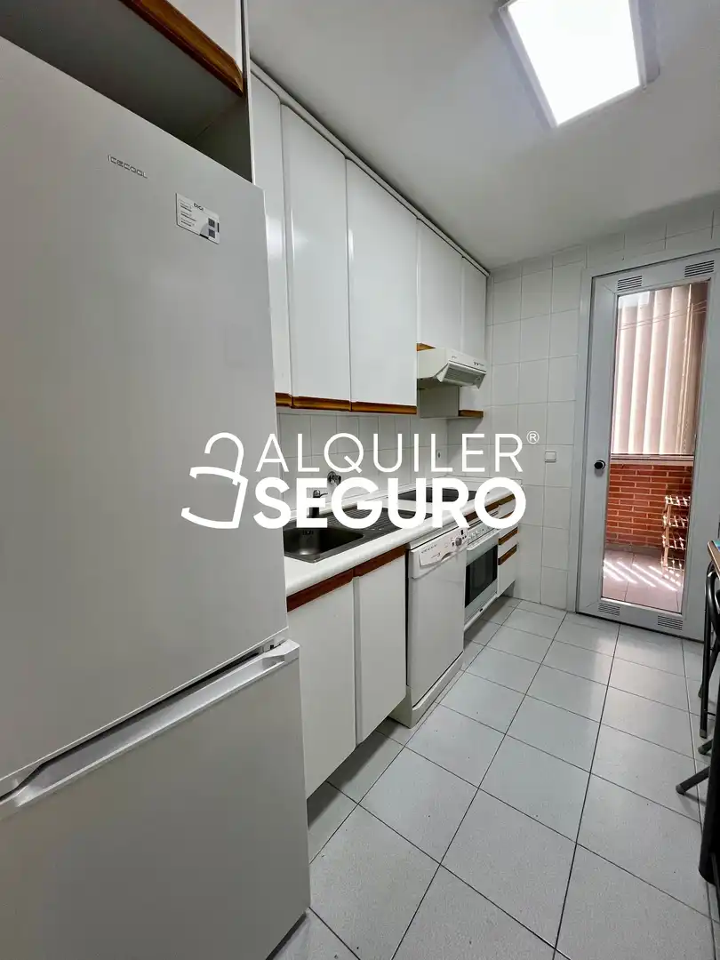 Cocina de Piso de alquiler en Madrid con Aire acondicionado, Calefacción y Amueblado