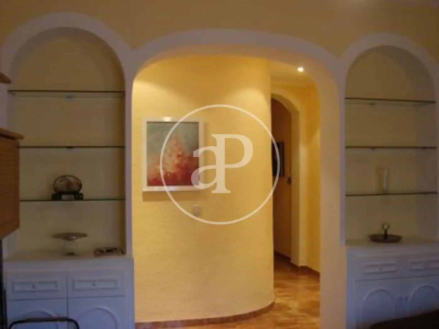 Flat for rent in  Valencia Capital  with Air Conditioner, Heating and Furnished