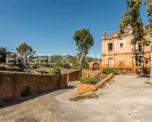 Vista exterior de Finca rústica en venda en Cervelló amb Balcó