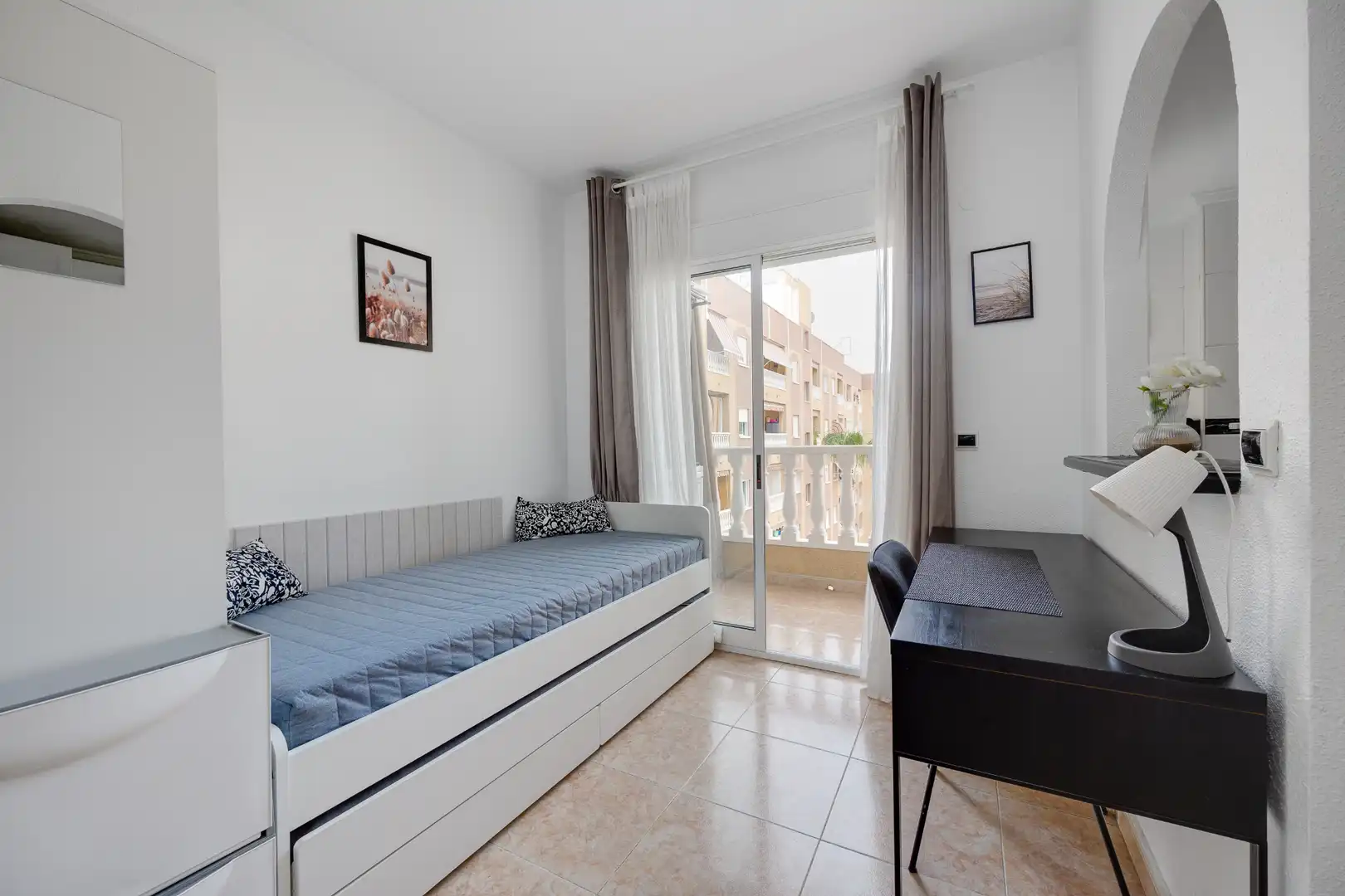 Habitación de Estudio en venta en Torrevieja con Terraza, Amueblado y Piscina comunitaria