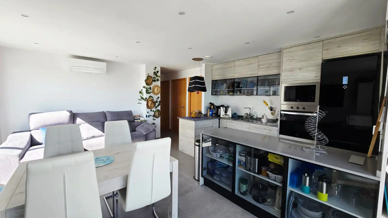 Cuina de Apartament en venda en Oliva amb Aire condicionat, Terrassa i Traster