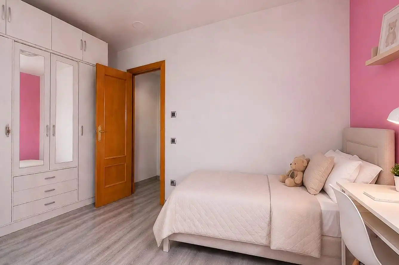 Schlafzimmer von Dachboden zum Verkauf in El Vendrell mit Heizung, Parkett und Terrasse