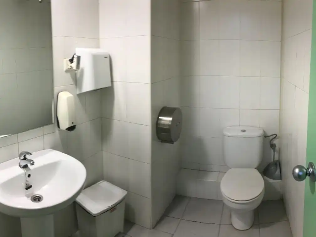 Baño de Oficina de alquiler en Les Corts