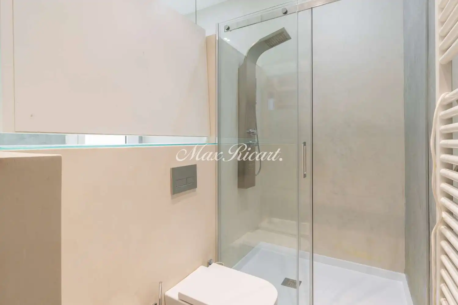 Bathroom of Flat for rent in Barcelona  with Air Conditioner, Heating and Swimming Pool