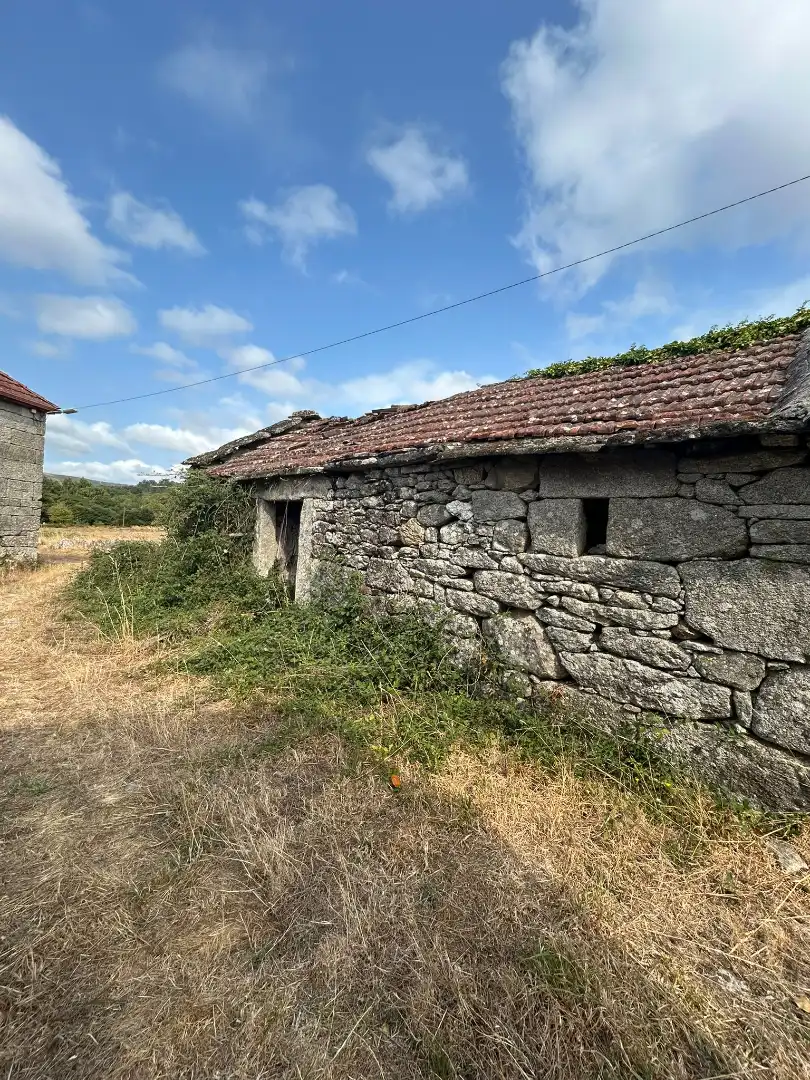 Außenansicht von Country house zum Verkauf in O Irixo mit Privatgarten und Abstellraum