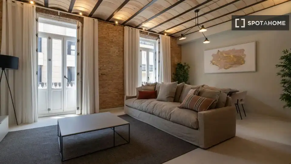Appartamento con terrazza in affitto a L'Eixample