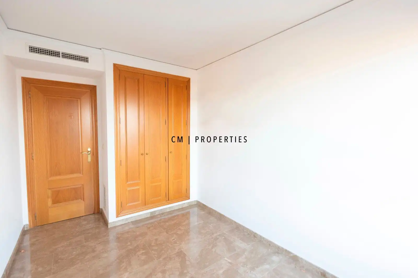 Habitación de Piso en venta en Valencia con Aire acondicionado, Calefacción y Terraza
