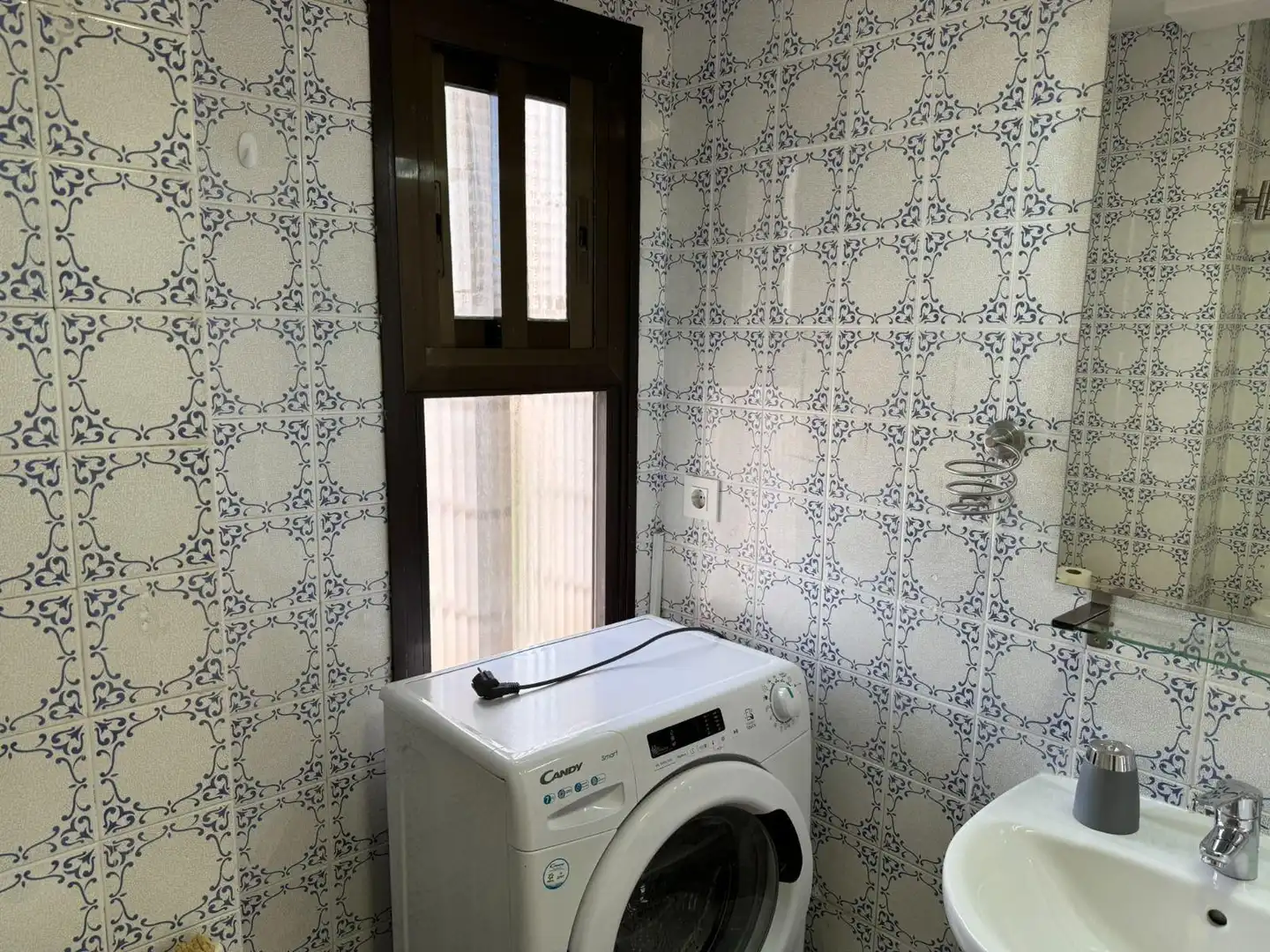 Bany de Apartament en venda en Benidorm amb Aire condicionat, Terrassa i Moblat