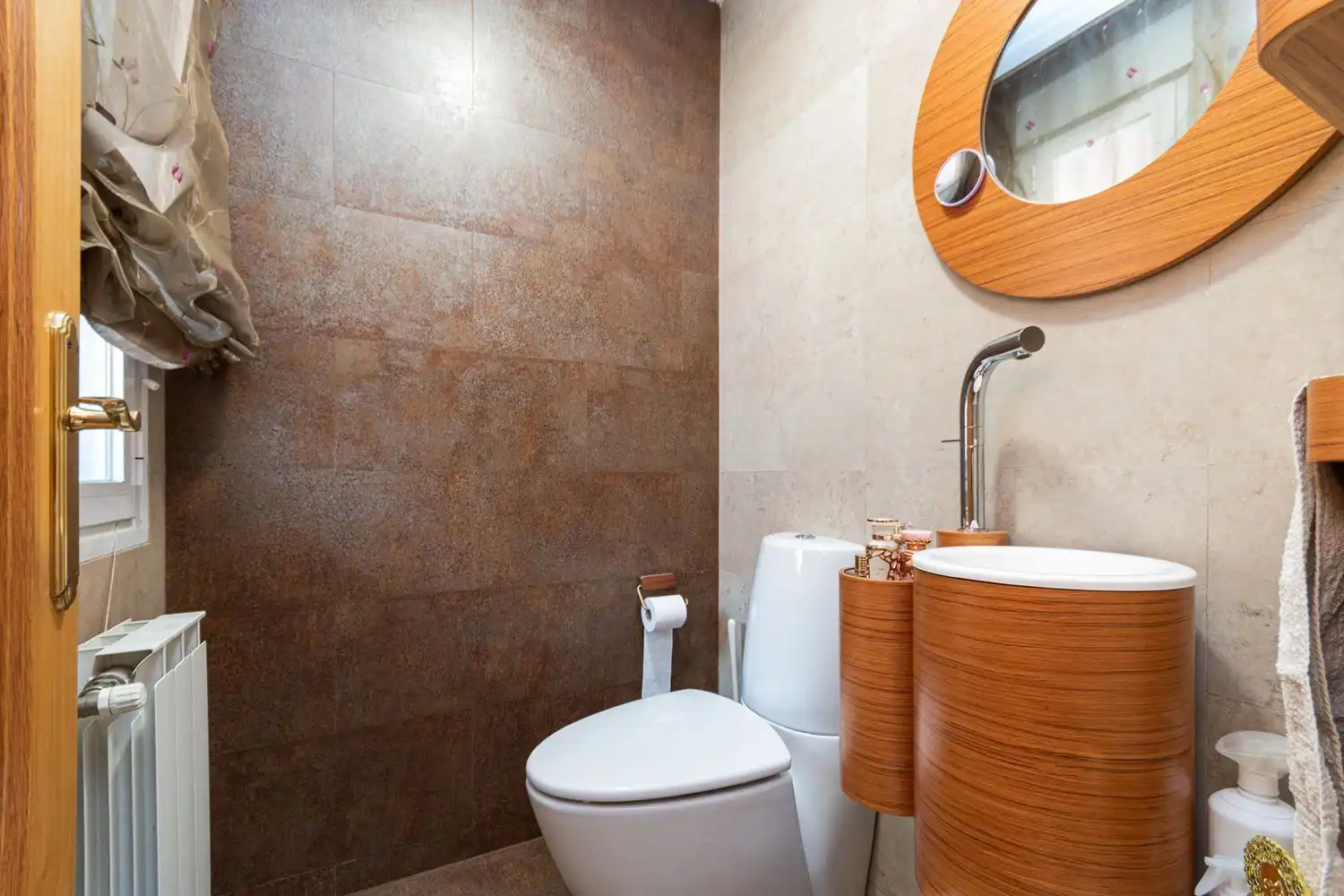 Bathroom of Houses for sale in Fuenlabrada  with Air Conditioner, Heating and Storage room