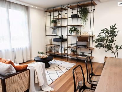 Sala d'estar de Pis en venda en  Logroño amb Aire condicionat, Calefacció i Jardí privat
