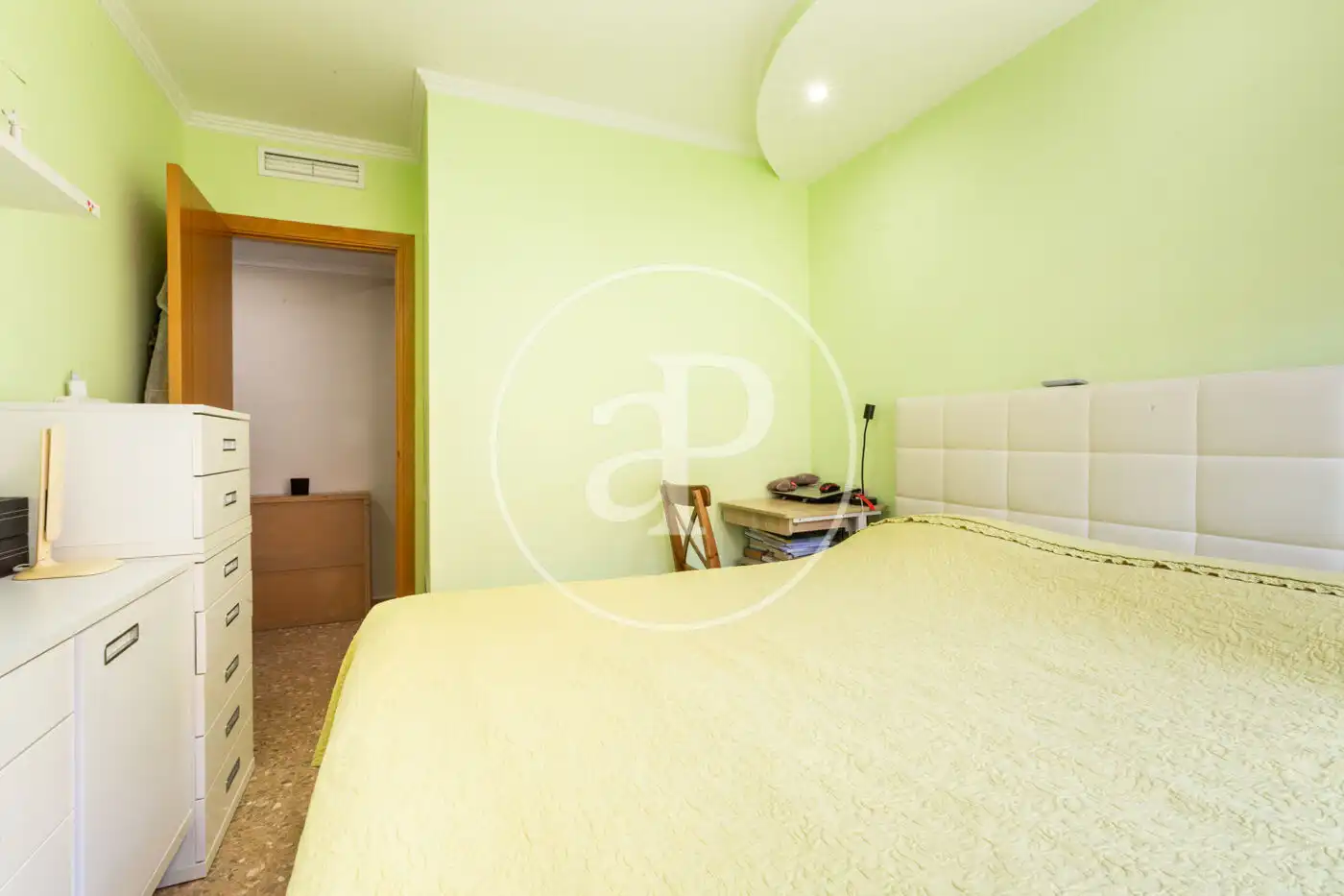 Bedroom of Flat for sale in Valencia  with Air Conditioner, Heating and Private garden