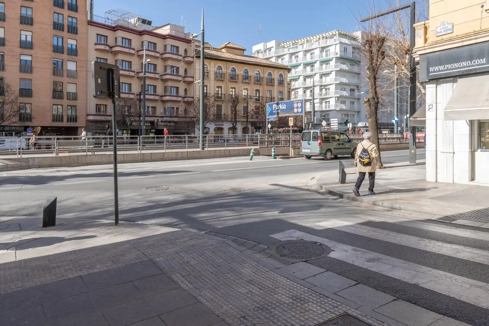 Vista exterior de Piso en venta en Granada