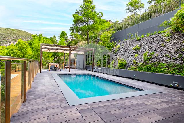 Casa adosada en Venta en Calle Eramprunya en Les Botigues de Sitges