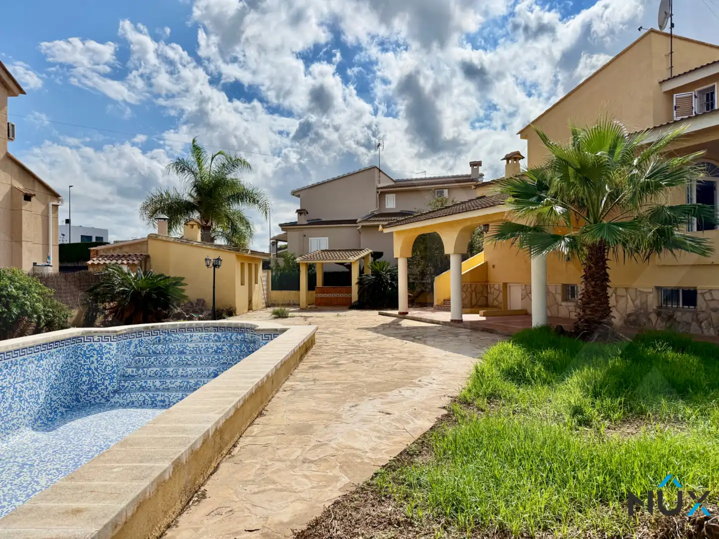 Chalet con piscina en venta en Entrepinos, imagen 5
