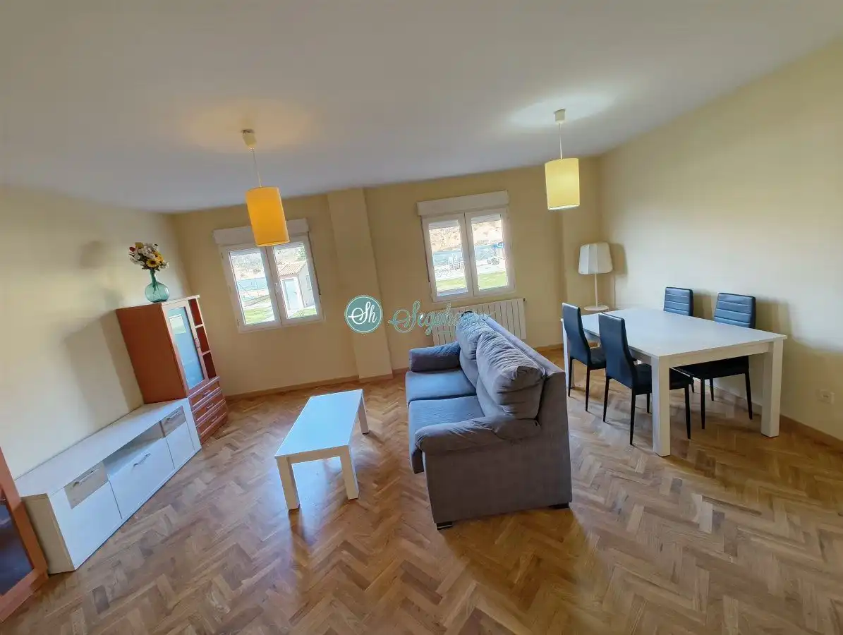 Living room of Flat for sale in Segovia  with Heating, Storage room and Furnished
