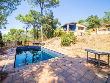 Villa avec piscine à vendre à Afueras-Perat
