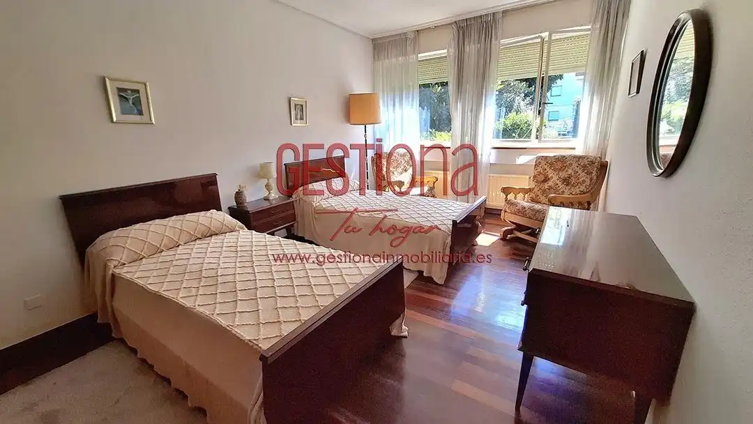 Habitación de Casa o chalet en venta en Medio Cudeyo con Jardín privado