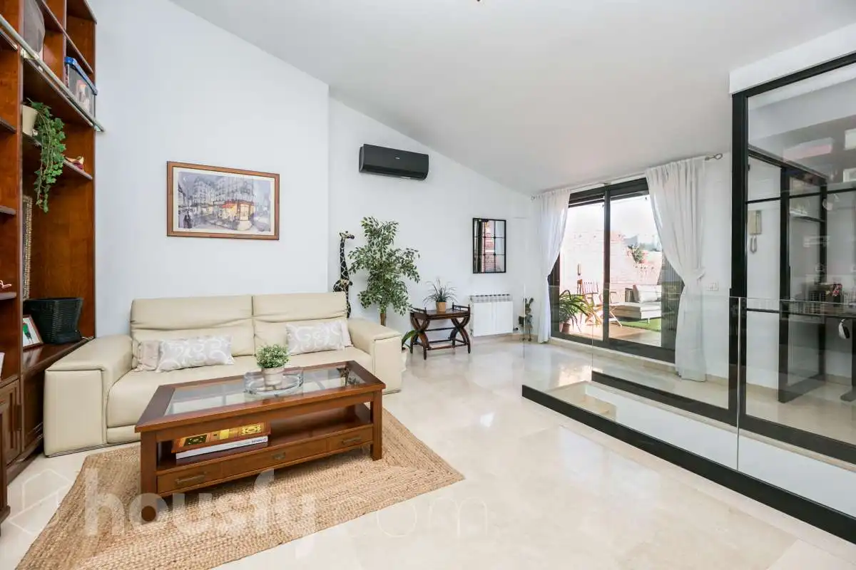Living room of Attic for sale in Sant Joan Despí  with Air Conditioner, Heating and Parquet flooring