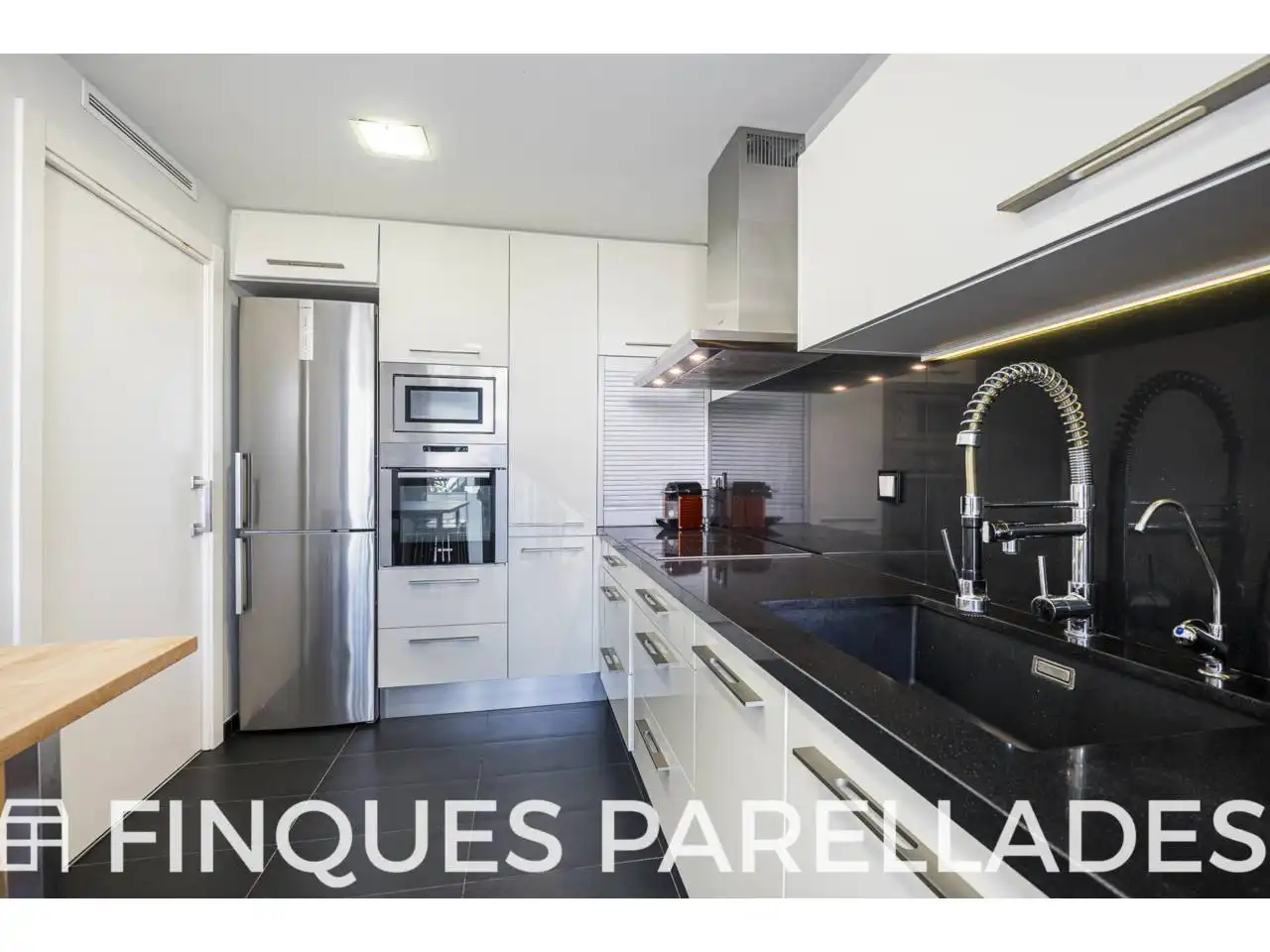Kitchen of Flat for sale in Sitges  with Air Conditioner, Heating and Parquet flooring