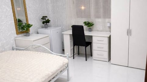 PISO DE 5 HABITACIONE Y 2 BAÑOS, LIBRE O ALQUILADO (8-10% RENTABIL.), TODO REFORMADO