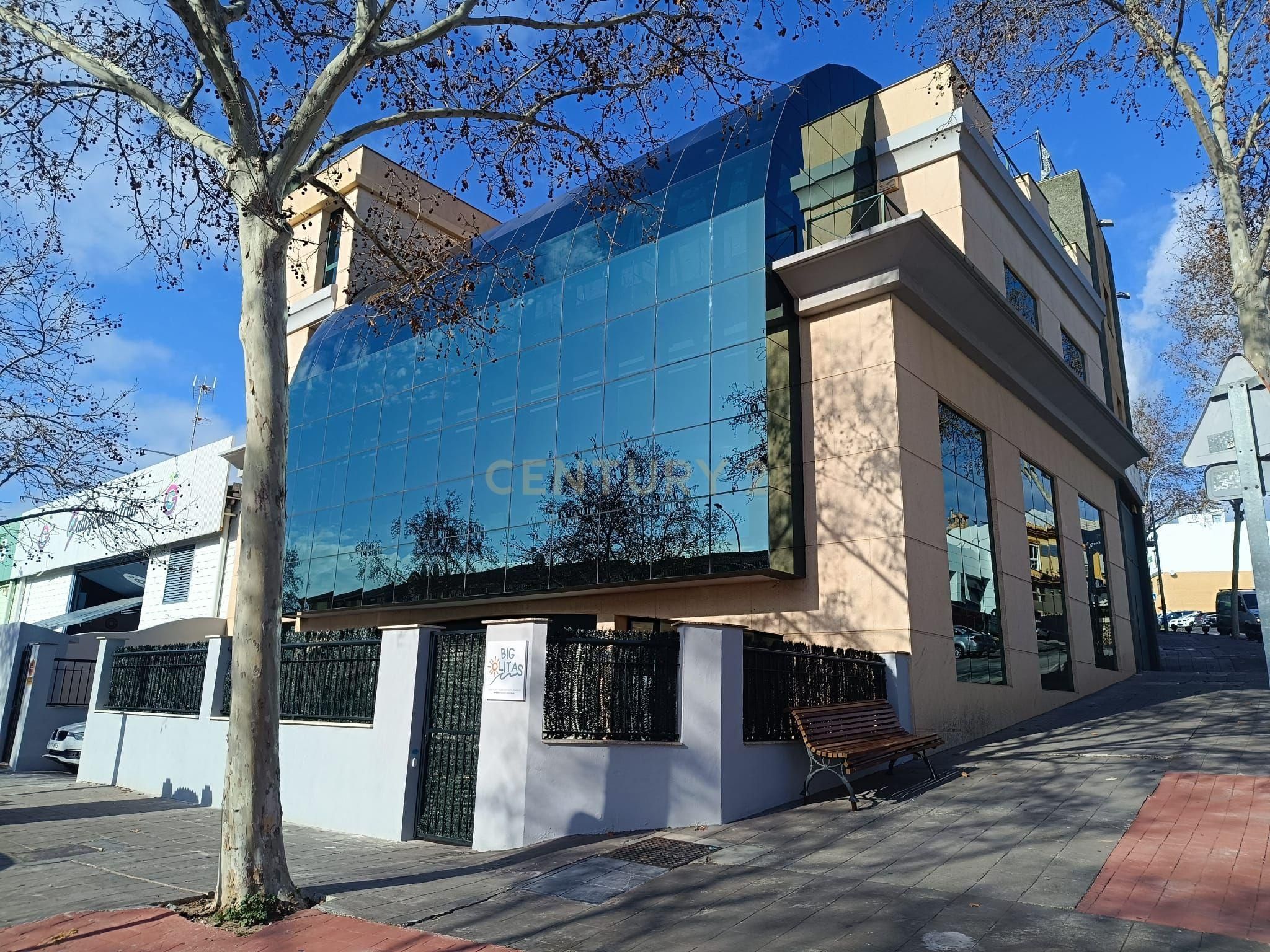 Exterior view of Office to rent in Benalmádena  with Air Conditioner and Alarm