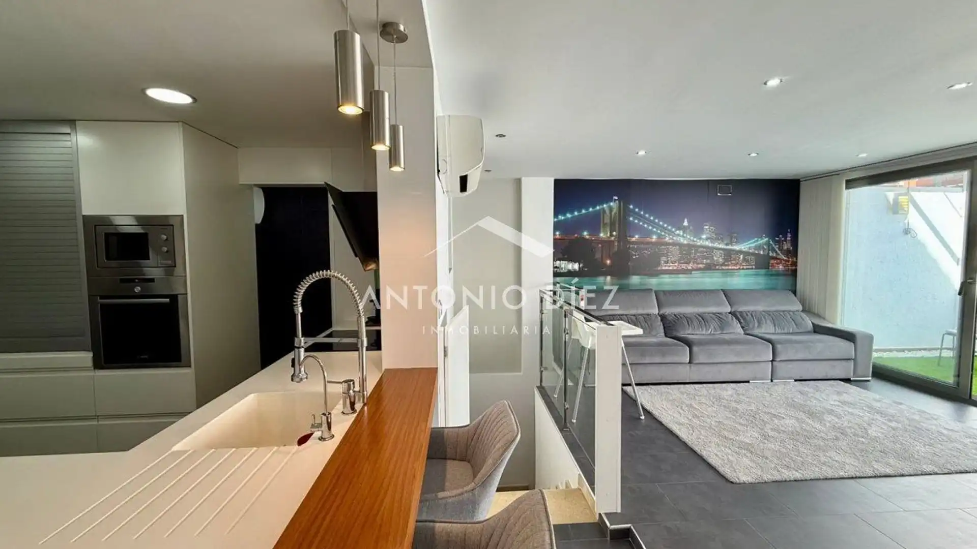 Single-family semi-detached for sale in La Serranica - Sagrado Corazón