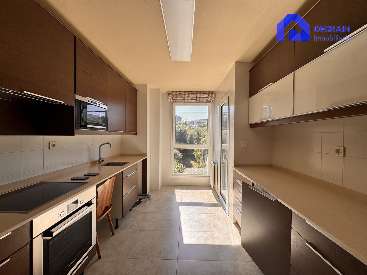 Kitchen of Flat for sale in Oviedo   with Heating, Terrace and Storage room